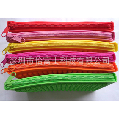 【【優(yōu)質(zhì)硅膠廠】批發(fā)硅橡膠女款錢包 零錢包 時尚環(huán)保硅膠包包】價格,廠家,圖片,錢包,深圳市怡富士科技-