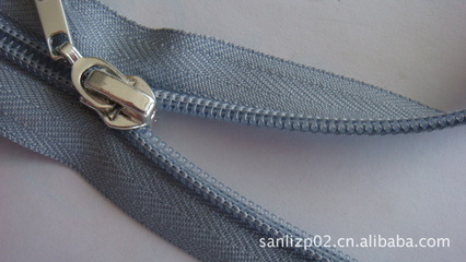 中國拉鏈?zhǔn)笾放?三力(福建)拉鏈的產(chǎn)品創(chuàng)新與全球影響